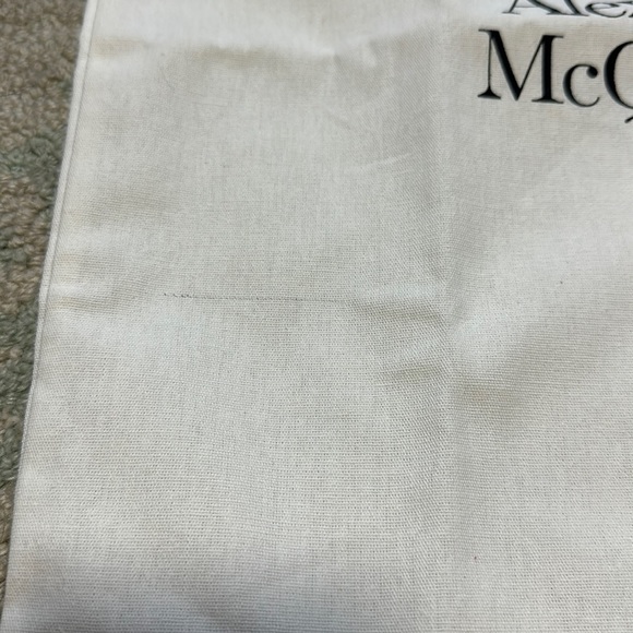 14.25x17” **Alexander McQueen Dust Bag* - Picture 3 of 3